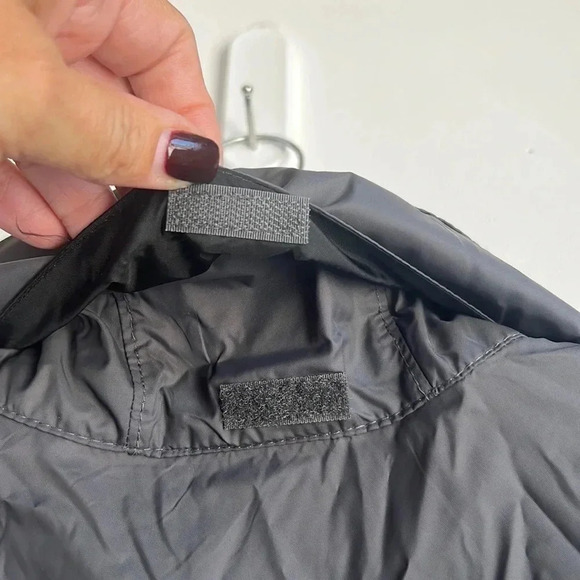 Columbia 100% Nylon Windbreaker Womens Size 1X Black/Gray Hidden Hood - Picture 11 of 12